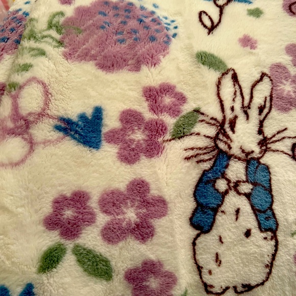 2 soft plush blankets blue and purple Beatrix Potter and Peter Rabbit, new w tag - Picture 4 of 7